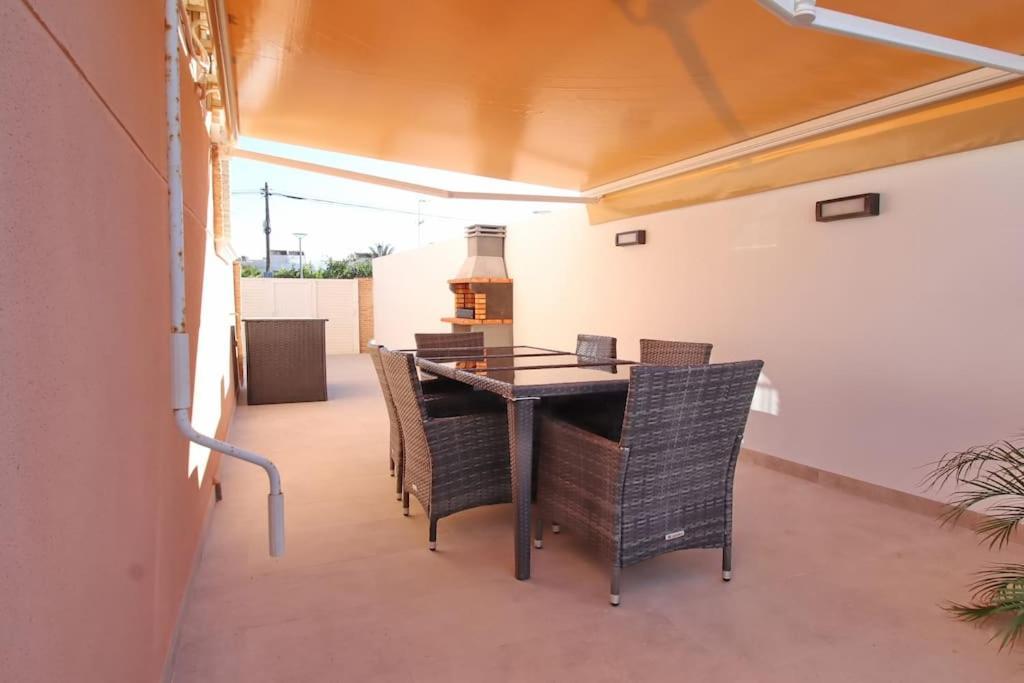 فيلا Casa Olivia With Pool Heating Fee تورّيفيِخا المظهر الخارجي الصورة