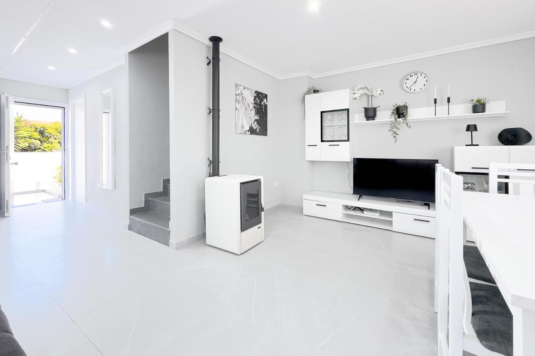 فيلا Casa Olivia With Pool Heating Fee تورّيفيِخا المظهر الخارجي الصورة
